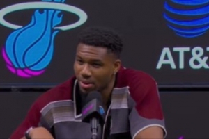 NBA雄鹿vs黄蜂_NBA雄鹿vs黄蜂高清直播_NBA雄鹿vs黄蜂在线观看无插件