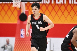 灰熊vs老鹰_灰熊vs老鹰高清无广告_灰熊vs老鹰流畅直播入口
