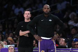 NBA76人vs雄鹿_NBA76人vs雄鹿实时直播_NBA76人vs雄鹿高清流畅观看